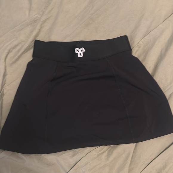 Aritzia TnAction Mini Skirt - Picture 4 of 4